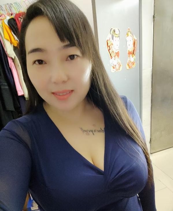 巨乳少妇