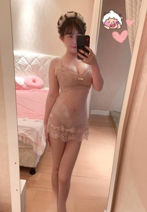 苗条小少妇古香